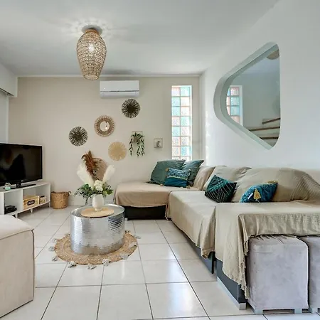 Thais Villa *